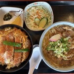 井の屋 - カツ丼セット(カツ丼・うどん・サラダ・漬物)
979円(税込)
＋肉トッピング　396円(税込)