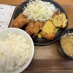 Karayoshi - ハニーマスタード合盛り定食（4個）760円