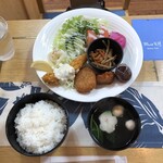 Asakusa Bekarikafe Buruerufu - T、T ランチ550円