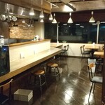 カナエル - 店内は最大16席の小さめなお店です。