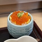 Kadoya - おまかせすしランチのいくらの小丼。美味し。