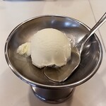 カレー専門店 横浜 - 食後のアイス