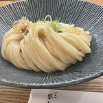 切麦や 甚六 西新宿成子店 - 親子ちくわ天ぶっかけうどん(かしわ天(二つ)+半熟たまご天+ちくわ天)(1,150円)、大盛(100円)