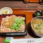 Toukyou Yushima Shougabuta Katori - 豚の生姜焼き丼(厚切りもあるらしい)
