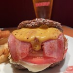 ブラザーズ - 【BROZERS'×shake tree 】 "期間限定" 『WILD LOT BURGER¥2,500』 『生ビール¥680』