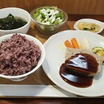 キッチン ブルー グローブ - 鳥挽肉とチーズのテリーヌ　ハニーバルサミコソース