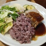 キッチン ブルー グローブ - 最後はサラダ、お新香も添えます