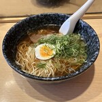 Chuukasoba Tsutaya - 名物 中華そば(600円、斜め上から)