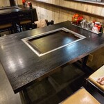 Tsuchi Botaru - テーブル席