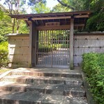 松韻亭 - 松韻亭の門