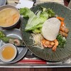 Viet nam Noi 123 - ミークアン(エビ風味まぜ麺)の定食 1,053円