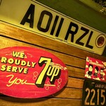 プレイヤーズ - こだわりの店内インテリア