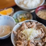 いなり食堂 - 料理写真:モツ煮込定食