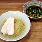 Nippombashi Saka Ichi - 煮干し香る昆布水つけ麺 大250g