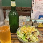 YAMITUKI Curry - ハイネケン中瓶とサラダジンジャードレッシング