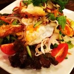 マラッカバー - 目玉焼きのサラダ
