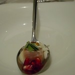 クイントカント - クッキアイオ。低温調理のうさぎ、チーズや赤ワイン、ざくろ。