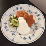 人形焼 山田家 - 紅葉をケーキにアレンジ