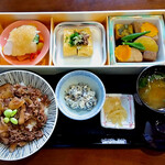 まごころきっちん - みかさ赤ワイン牛丼定食　1,600円