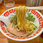 東京ぶたくらぶ - 「もち姫」を使用したモチモチの太麺