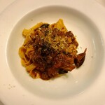 ドンナセルバティカ - 名人の鹿肉のラグーと茸のタリアテッレ
