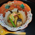 日本料理 吉祥 - イワシ、ジャンボナメコ、ジャガイモとミンチ肉、カボチャの炊合せ、餡との味が美味しかったです