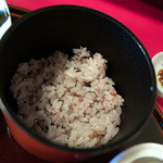 古材の森 - 玄米ご飯には味味噌が付いてきます。