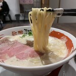 無限ラーメン - 「牛骨白湯 贅沢醤油」