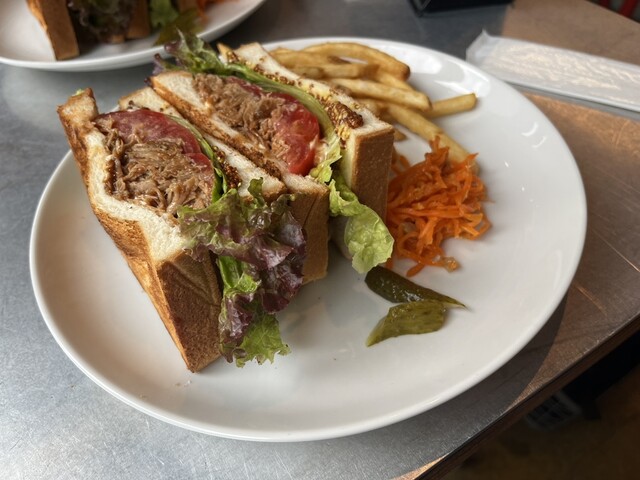 デウス浅草カフェ　エプロン　DEUS デウス浅草カフェ エプロン DEUS DEUS EX MACHINA ASAKUSA | ショップ