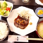 馬料理専門 天國 - 馬ヒレステーキ定食　1,800円