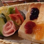 てらにし珈琲本店 - 鮮やかなモーニング