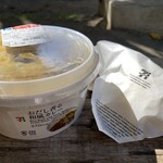 セブンイレブン - 料理写真:和風カレーとふんわりごろっと肉まん
