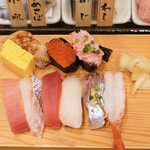 立喰い寿司 魚がし日本一 - 葵 1280円 のにぎり10貫、中トロ、赤えび、いくら
