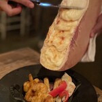 Cheese Tavern CASCINA - フランス産ラクラット&ガーリックトマトシュリンプと旬野菜