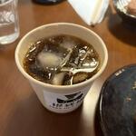 堤袋猫 - 飲んでビックリしたのはレモン味のコーヒー！
       
      暑い夏にはピッタリの台湾ならではの爽やかな味のアイスコーヒーでした・・・