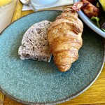 ドンシー 亜細亜香辛料理店 - パン