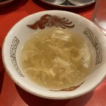 TSUTSUMU - 炒飯につくスープ