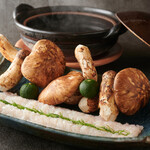 旬菜魚 藍 - 鱧と松茸のしゃぶしゃぶは鱧の骨出汁が身体に染み入るように美味しい～。