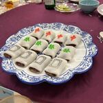 大三元酒樓 - お饅頭はお店の名前からか麻雀牌のデザインの饅頭でした。
            
            