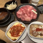 国産牛焼肉くいどん - ねぎタン塩、牛タンシチュー、キムチーズ焼き、牛肉やわらかピリ辛煮