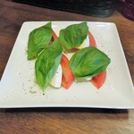 Gastronomia&Aperitivo Lucci - カプレーゼ
