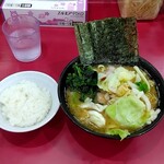 ラーメン 杉田家 - ラーメン並800円+キャベツ100円+ライス120円