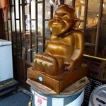 Nonkiya - 店頭のビリケン像