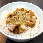 喜多方ラーメン坂内・小法師 - ねぎ塩炙り焼豚ご飯