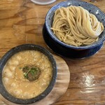 下品なぐらいダシのうまいラーメン屋 - 