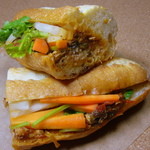 アンディー - バインミー魚とトマト