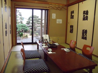 Chanko Daigaku - 広々とした個室。ご利用人数により、さらに大きな部屋もございます。