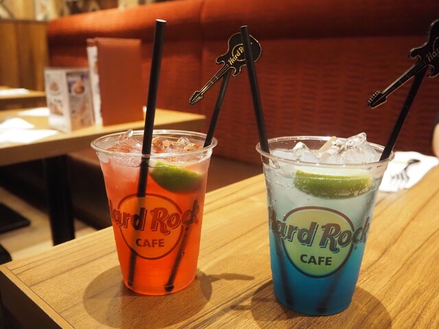 Hard Rock Cafe Yunibasaru Shitiwoku Osaka Ten