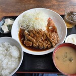 下出羽 内山屋 - ポークソテー定食