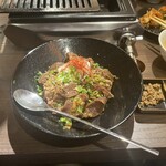 Kurogewagyuuyakiniku Shiroka Kuro - 牛タン煮込み丼　トッピング温玉